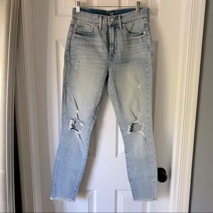 GAP distressed skinny jeans - 27
